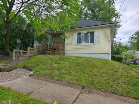 715 Gardendale Avenue Akron OH 44310