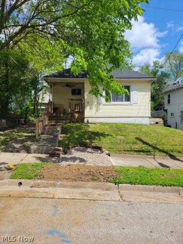 715 Gardendale Avenue Akron OH 44310
