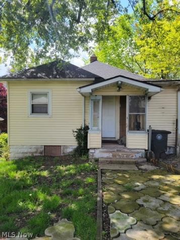 715 Gardendale Avenue Akron OH 44310