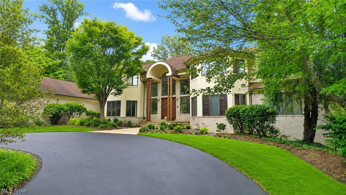 30 Ridgecreek Trail Moreland Hills OH 44022