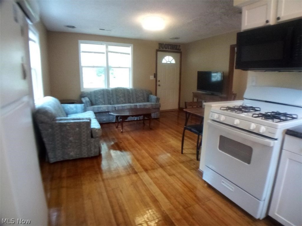 1122 Grand Avenue Madison OH 44057