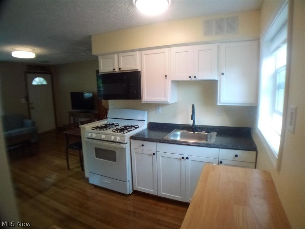 1122 Grand Avenue Madison OH 44057