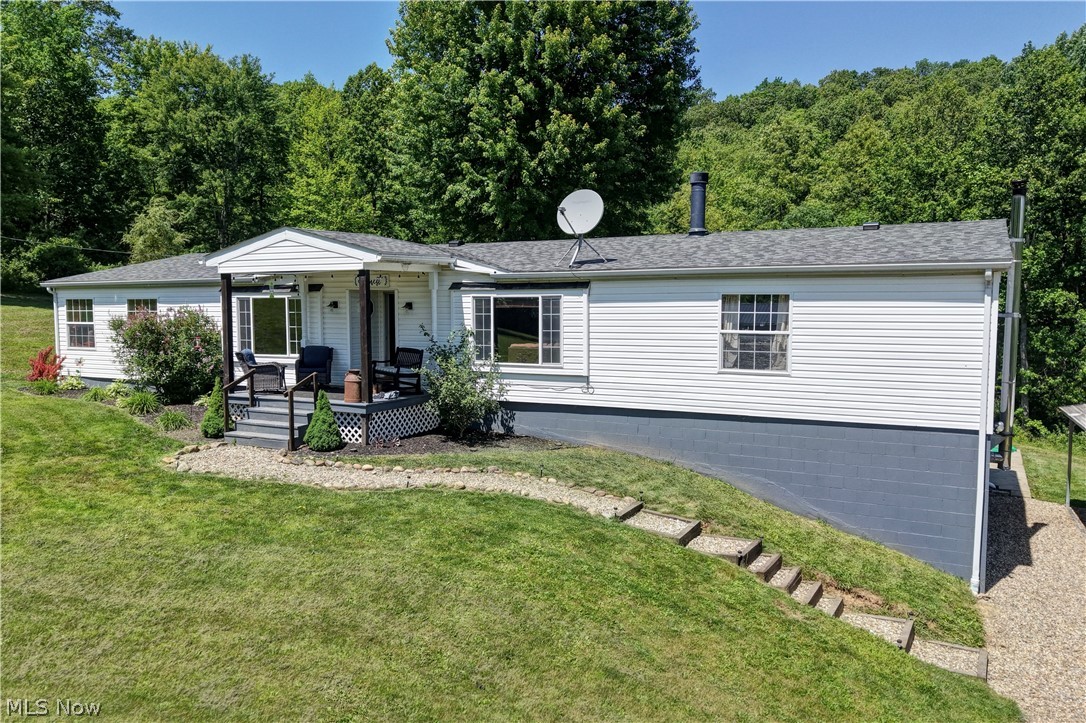 557 Beans Road SE Sherrodsville OH 44675
