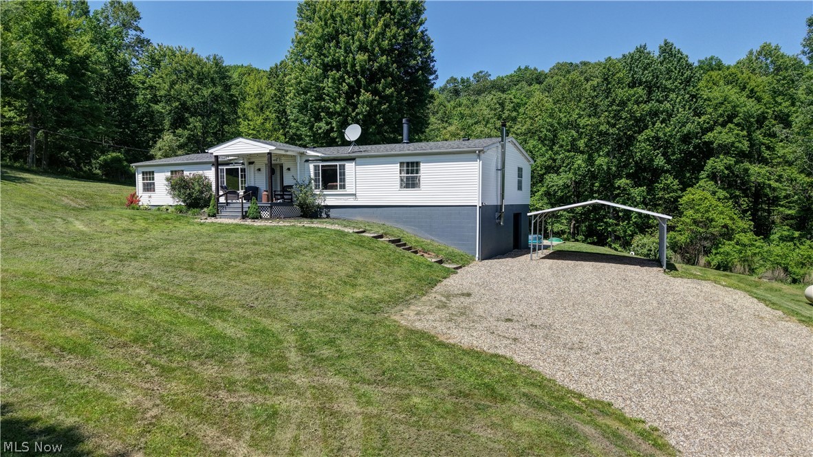 557 Beans Road SE Sherrodsville OH 44675