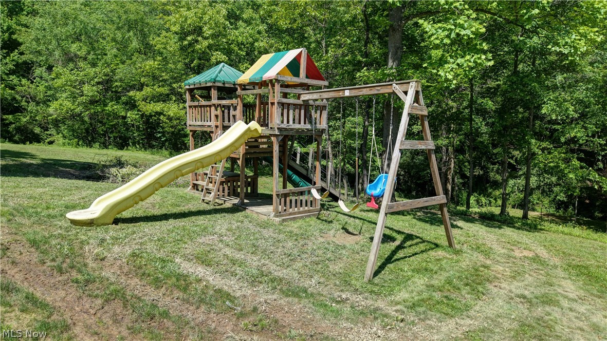 557 Beans Road SE Sherrodsville OH 44675