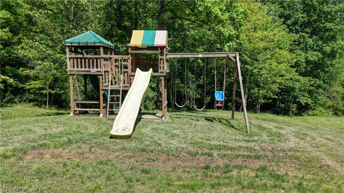 557 Beans Road SE Sherrodsville OH 44675