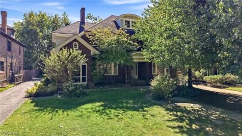 2692 Colchester Road Cleveland Heights OH 44106