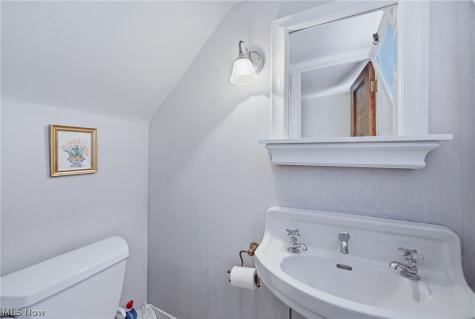 2692 Colchester Road Cleveland Heights OH 44106