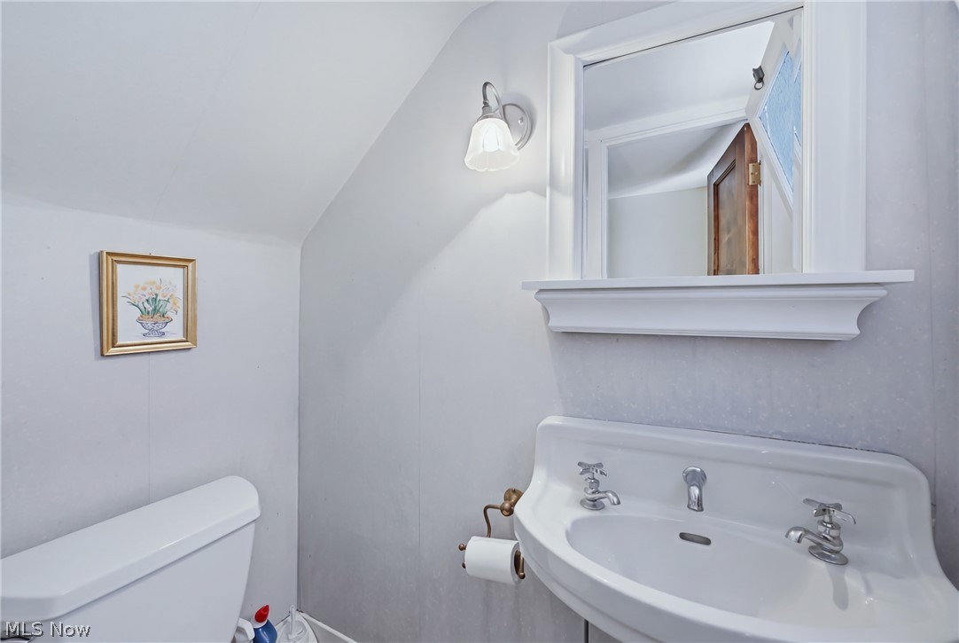 2692 Colchester Road Cleveland Heights OH 44106