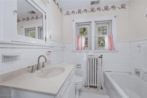 2692 Colchester Road Cleveland Heights OH 44106