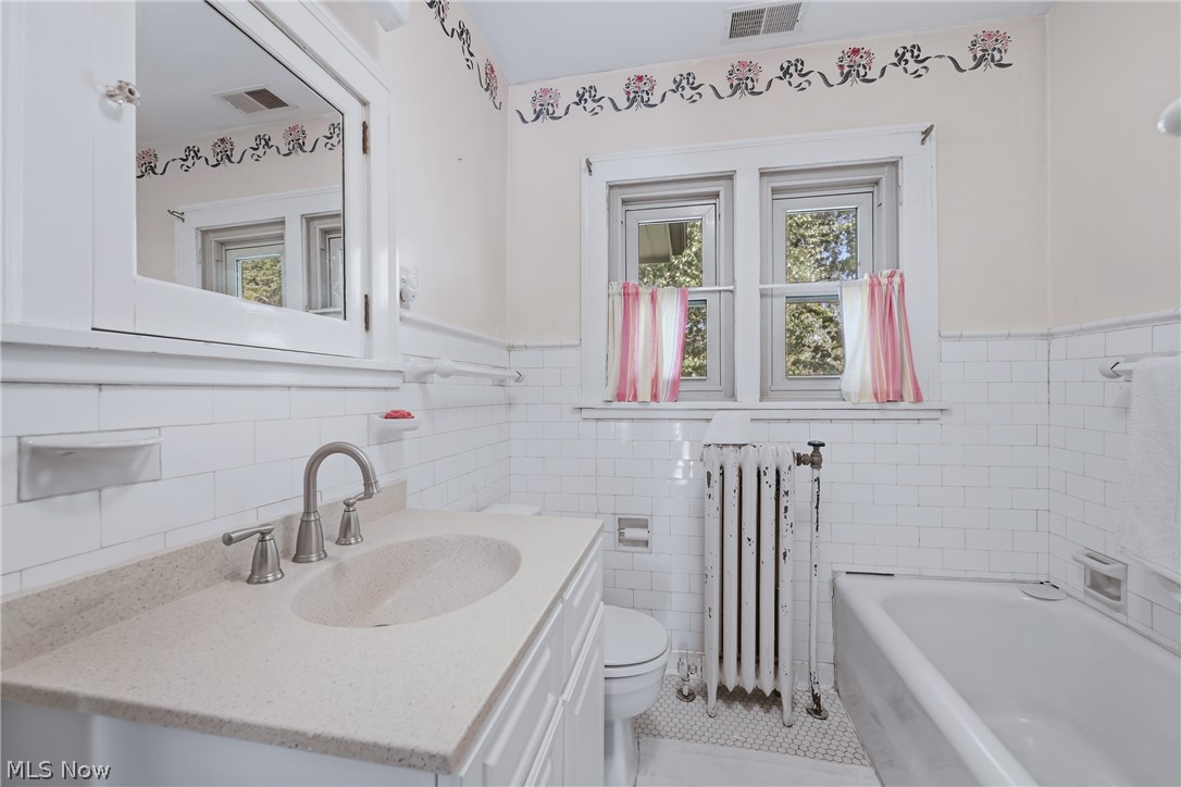 2692 Colchester Road Cleveland Heights OH 44106