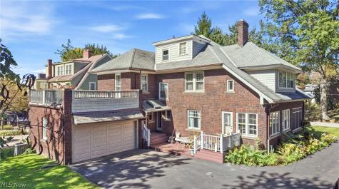 2692 Colchester Road Cleveland Heights OH 44106
