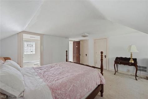 2692 Colchester Road Cleveland Heights OH 44106