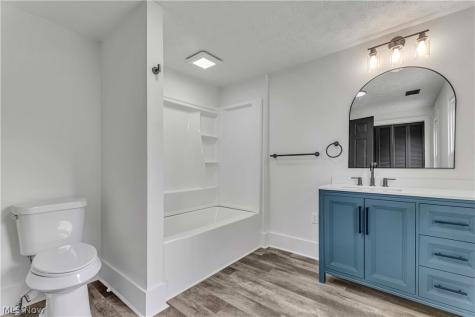 137 N Vine Street Medina OH 44256