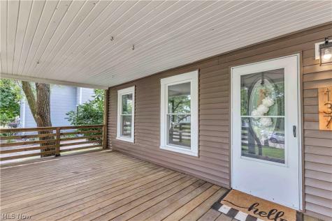 137 N Vine Street Medina OH 44256