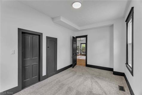 137 N Vine Street Medina OH 44256