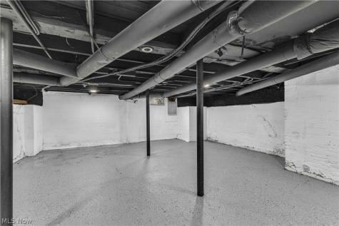 137 N Vine Street Medina OH 44256