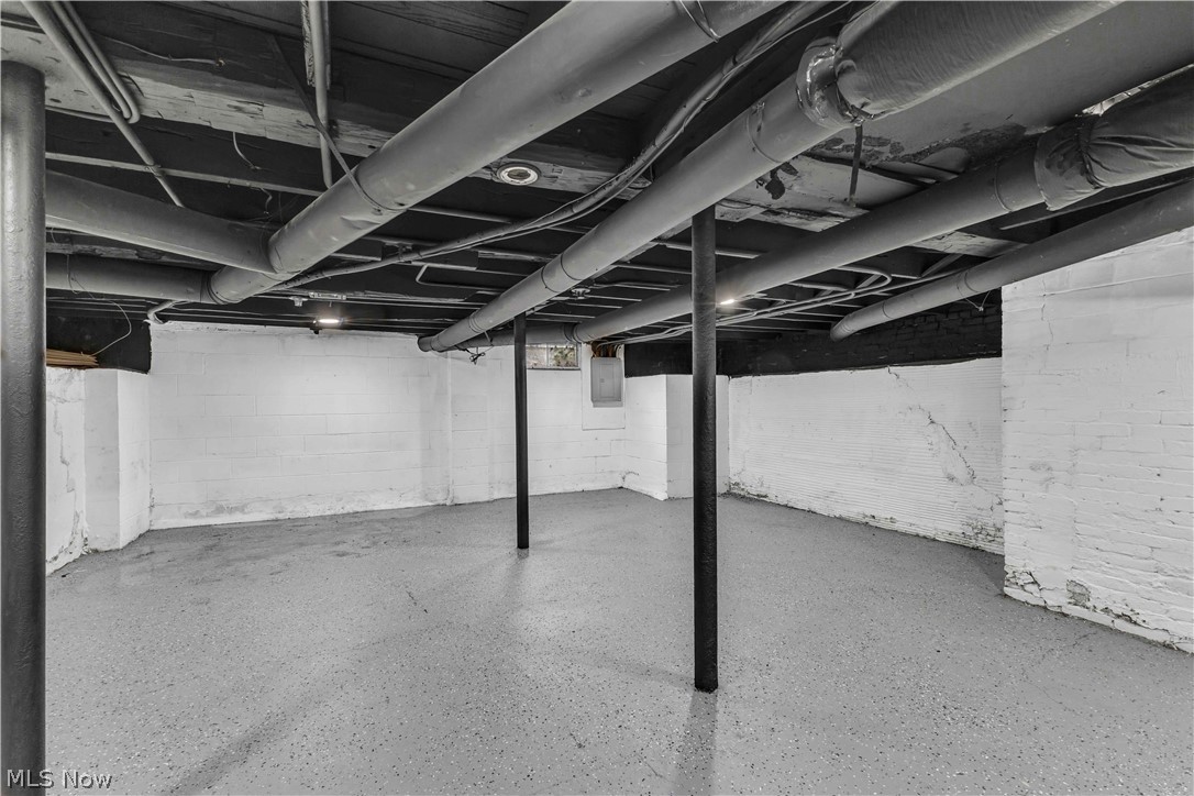 137 N Vine Street Medina OH 44256