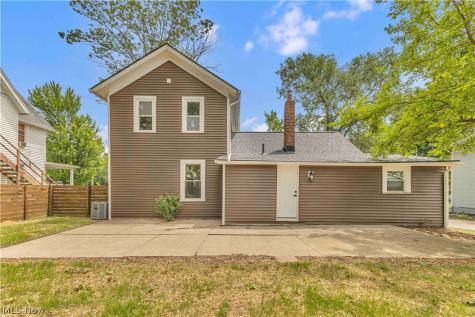 137 N Vine Street Medina OH 44256