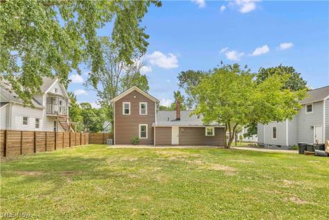 137 N Vine Street Medina OH 44256