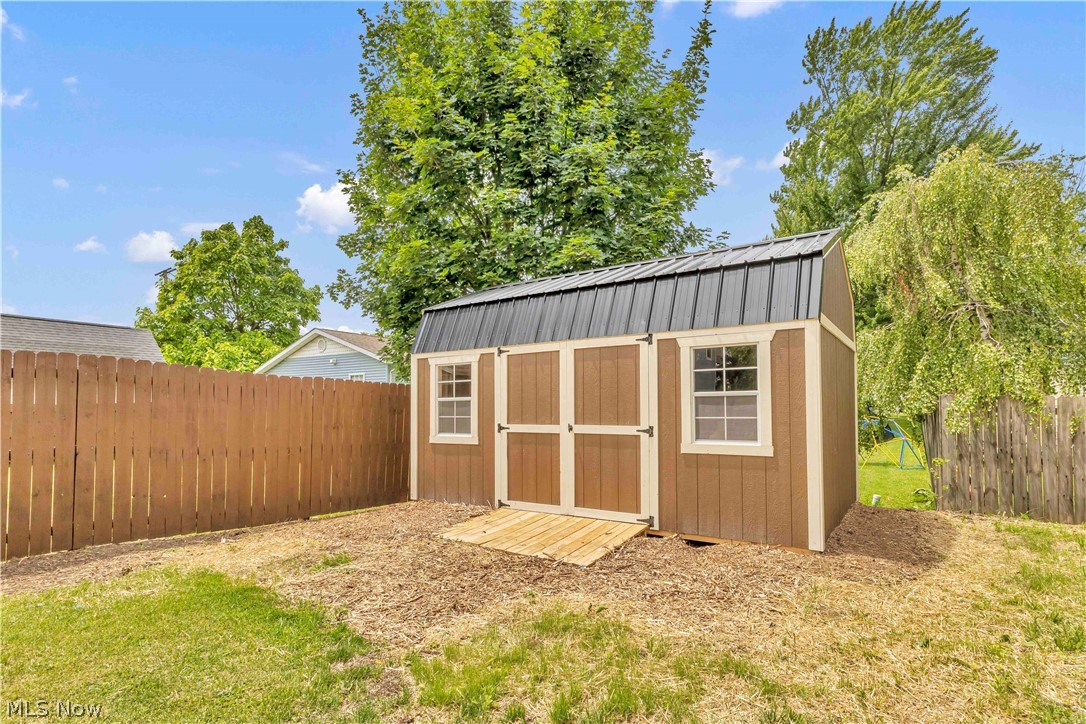 137 N Vine Street Medina OH 44256