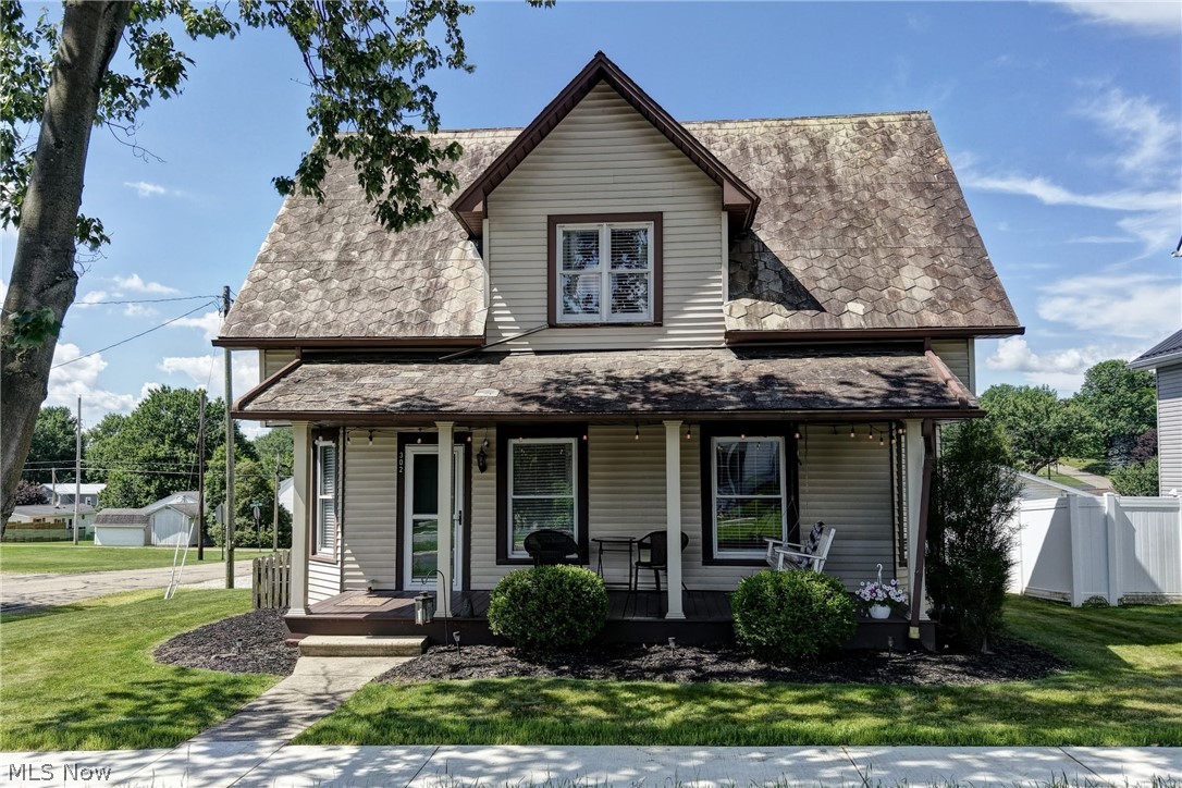 302 SW Maple Street Sugarcreek OH 44681