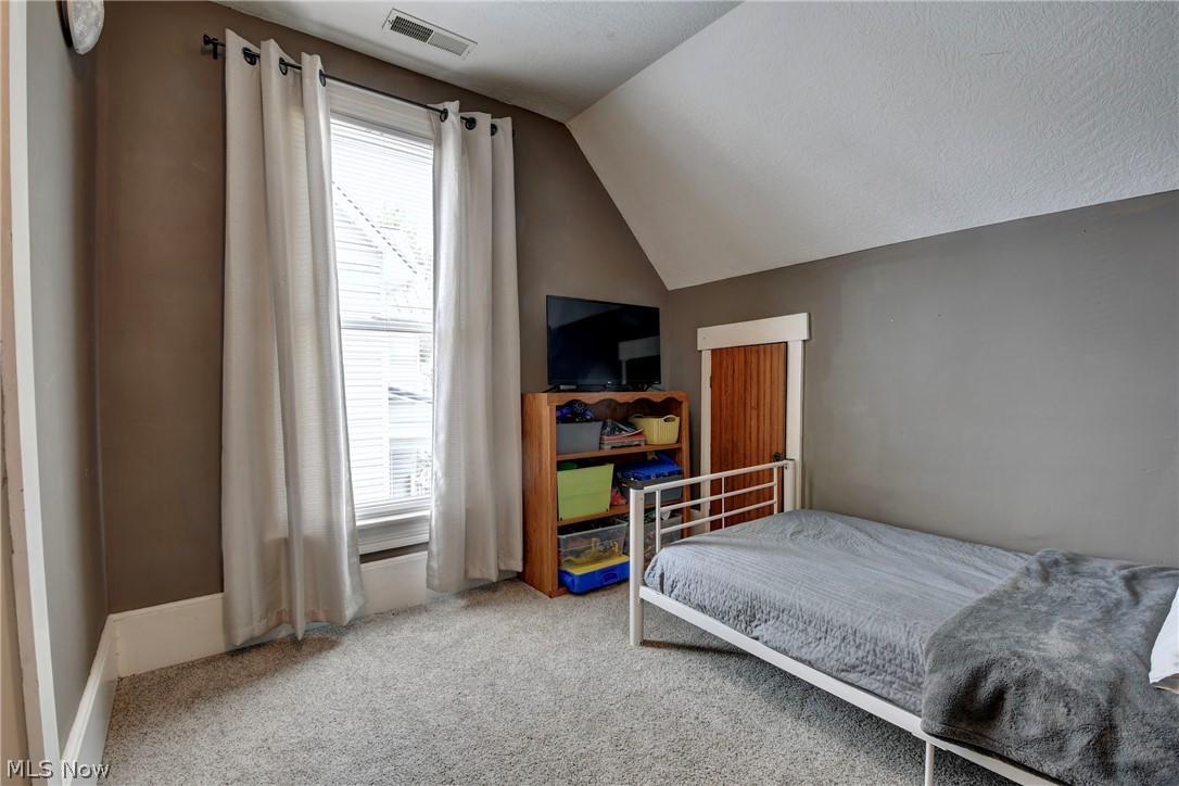 302 SW Maple Street Sugarcreek OH 44681