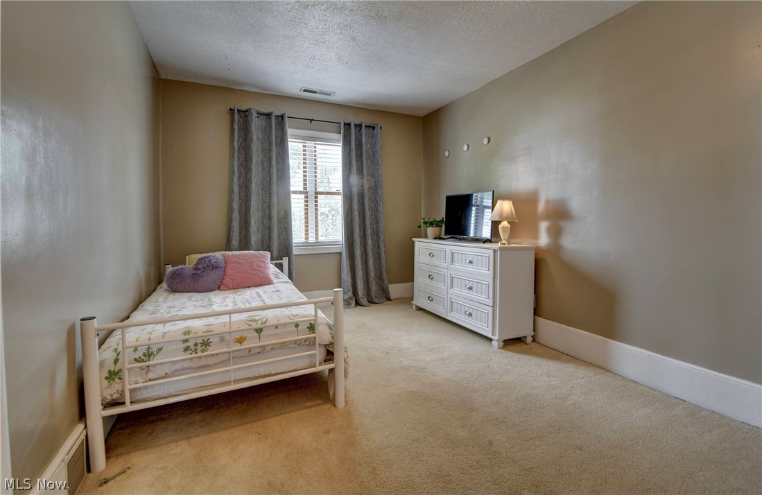 302 SW Maple Street Sugarcreek OH 44681