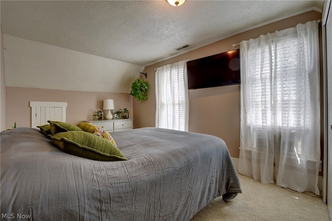 302 SW Maple Street Sugarcreek OH 44681