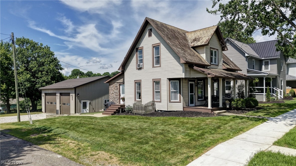 302 SW Maple Street Sugarcreek OH 44681