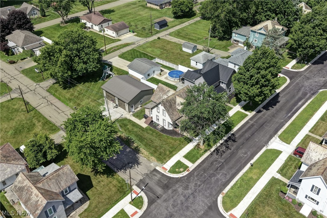 302 SW Maple Street Sugarcreek OH 44681