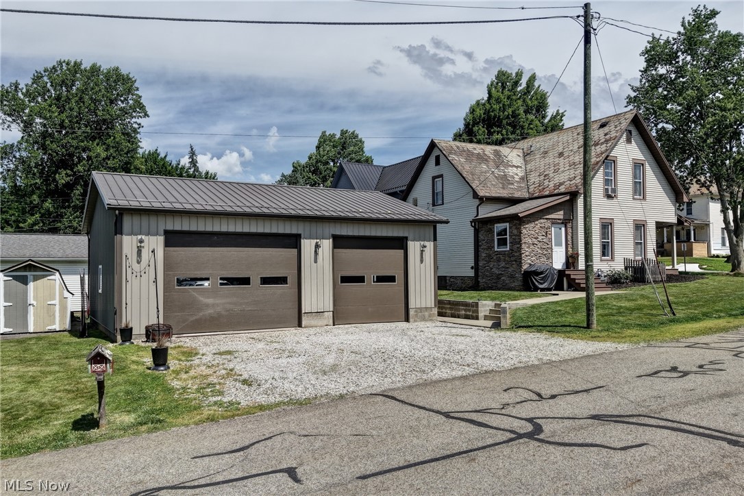 302 SW Maple Street Sugarcreek OH 44681