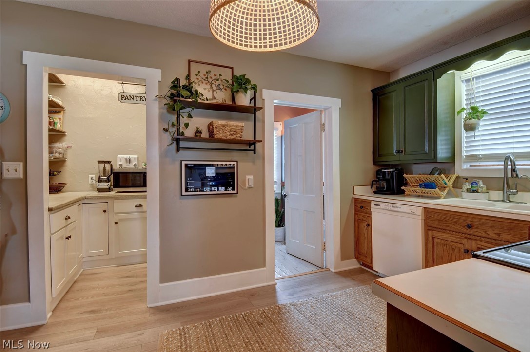 302 SW Maple Street Sugarcreek OH 44681