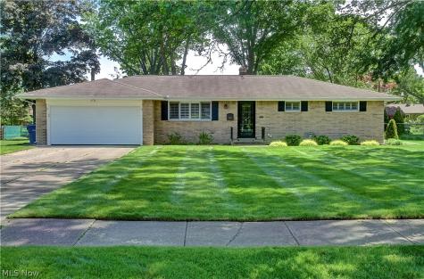 5265 Evergreen Drive North Olmsted OH 44070