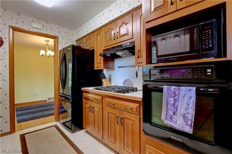 5265 Evergreen Drive North Olmsted OH 44070