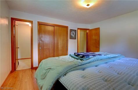 5265 Evergreen Drive North Olmsted OH 44070