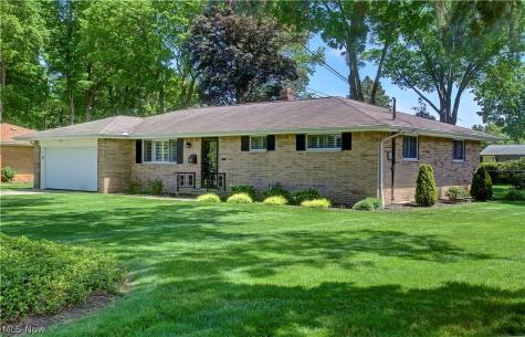 5265 Evergreen Drive North Olmsted OH 44070
