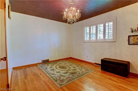 5265 Evergreen Drive North Olmsted OH 44070
