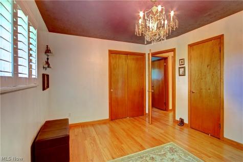 5265 Evergreen Drive North Olmsted OH 44070