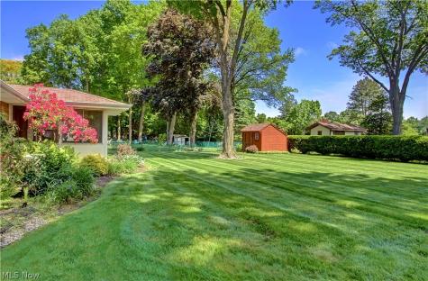 5265 Evergreen Drive North Olmsted OH 44070