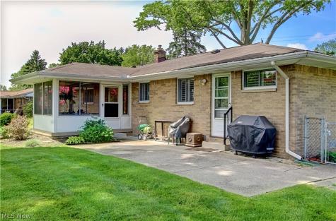 5265 Evergreen Drive North Olmsted OH 44070