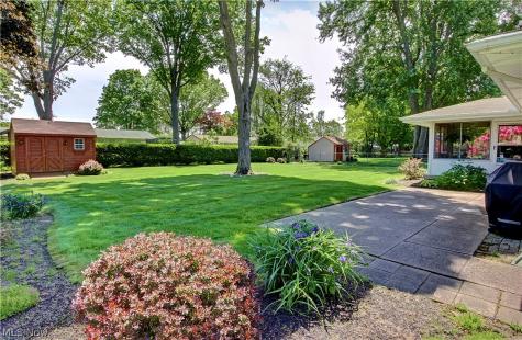 5265 Evergreen Drive North Olmsted OH 44070