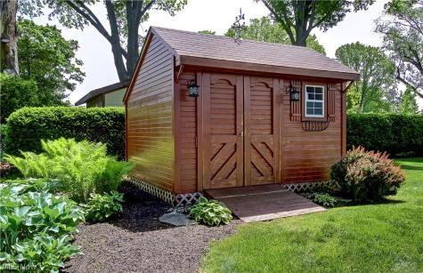 5265 Evergreen Drive North Olmsted OH 44070