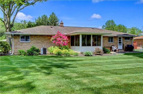 5265 Evergreen Drive North Olmsted OH 44070