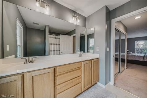 6160 W Breezeway Drive North Ridgeville OH 44039