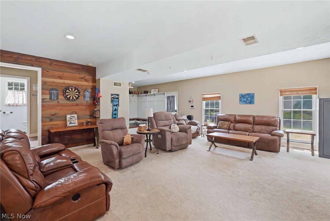 3645 Hunters Hill Poland OH 44514