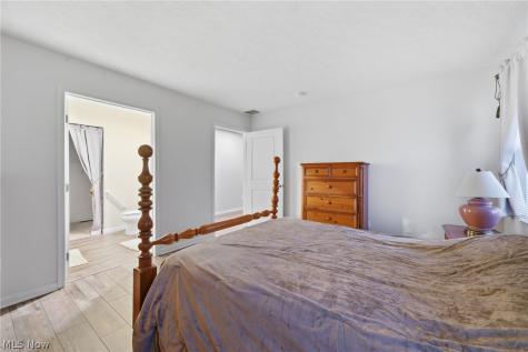 2664 Himelrigh Boulevard Barberton OH 44203