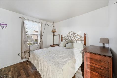 2664 Himelrigh Boulevard Barberton OH 44203