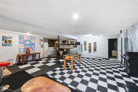 2664 Himelrigh Boulevard Barberton OH 44203