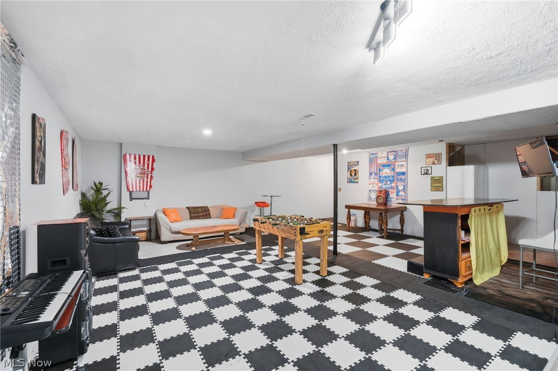 2664 Himelrigh Boulevard Barberton OH 44203